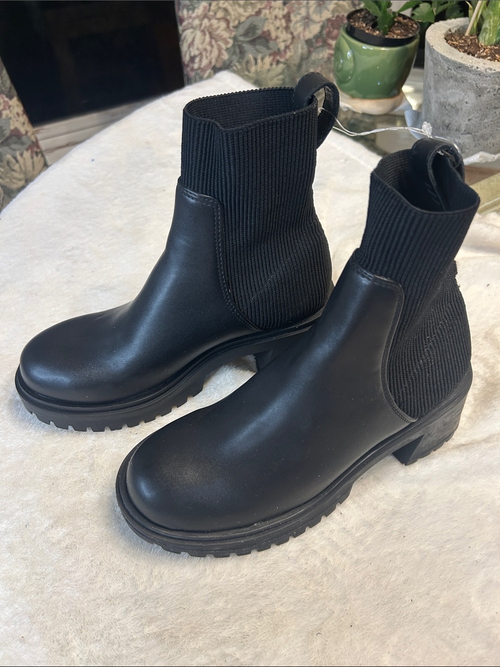 Steve Madden Black Knit Chelsea Lug Ankle Boots